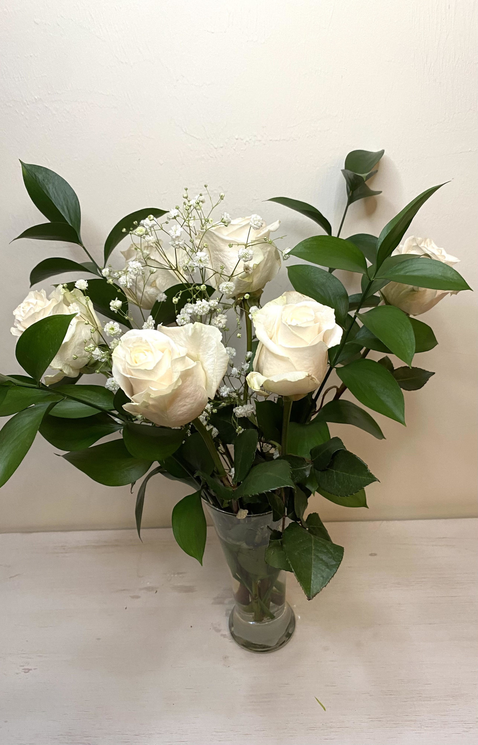 Bundle of 6 White Roses